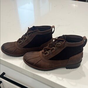 UGG Men's Two-Tone Brown Boots